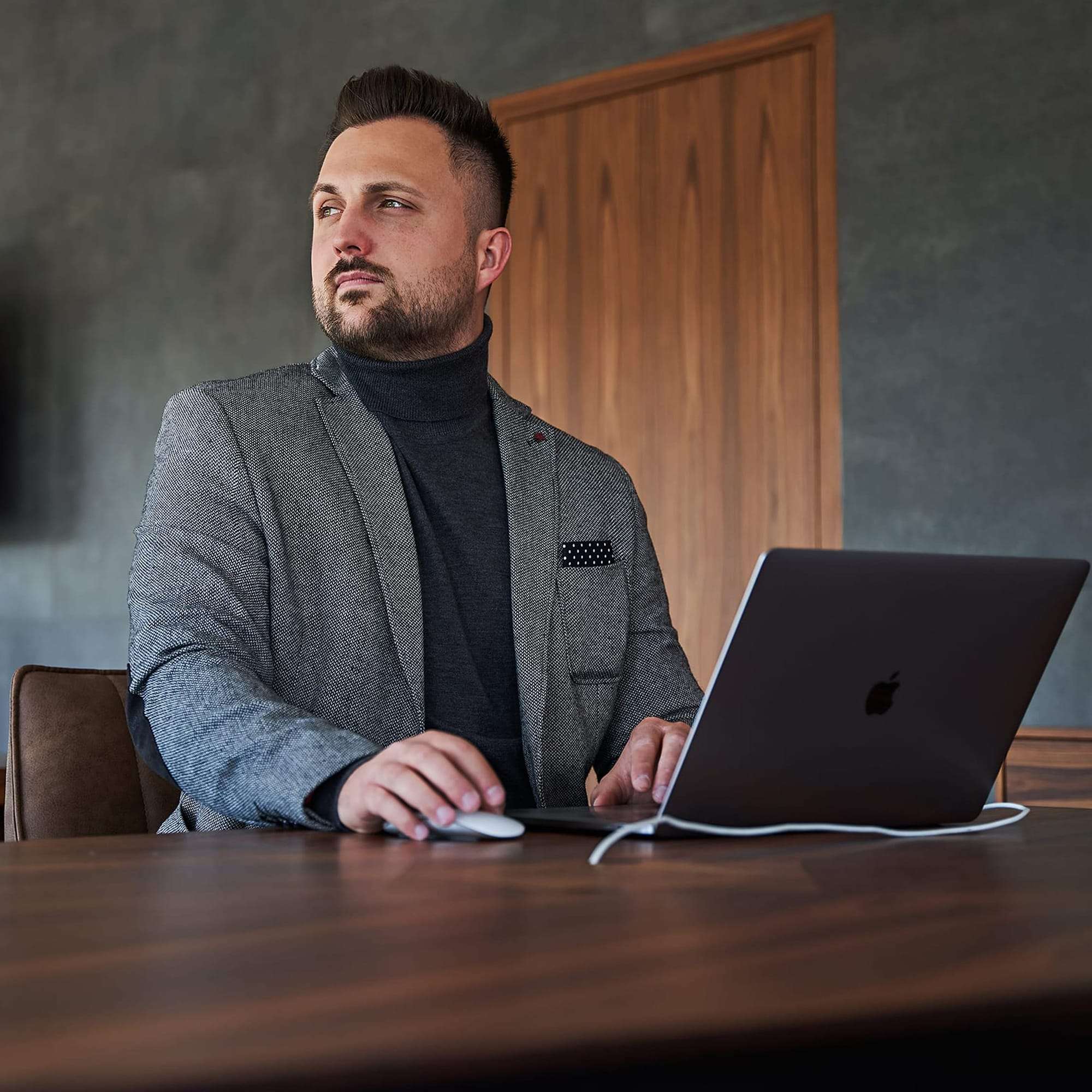 Coaching Unsere Expertise in deinem Unternehmen. Wir bringen dir und deinem Team bei, wie man eine Premiummarke aufbauen und automatisiert hochkarätige Kunden und Mitarbeitern finden kann.